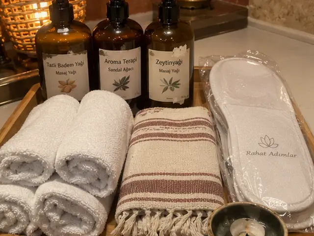 Tatlı badem, aromaterapi ve zeytinyağı; havlu, peştemal ve terlik — Yeşilköy, Masaj Salonun
